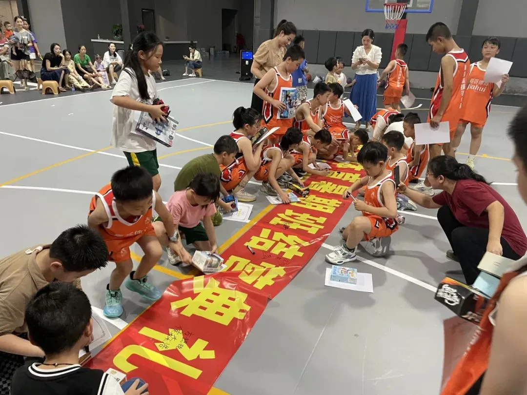 儿童如何在游戏中学习篮球技术_2
